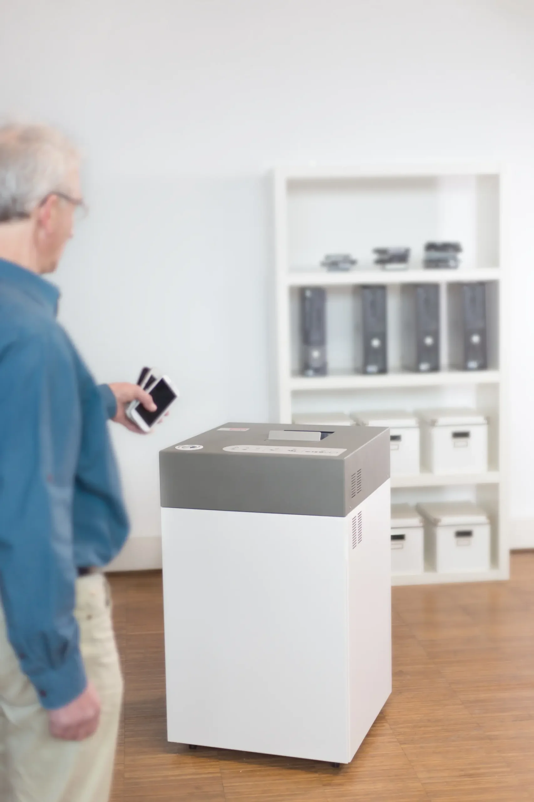 Uredska oprema za uništavanje medija i memorijskih zapisa